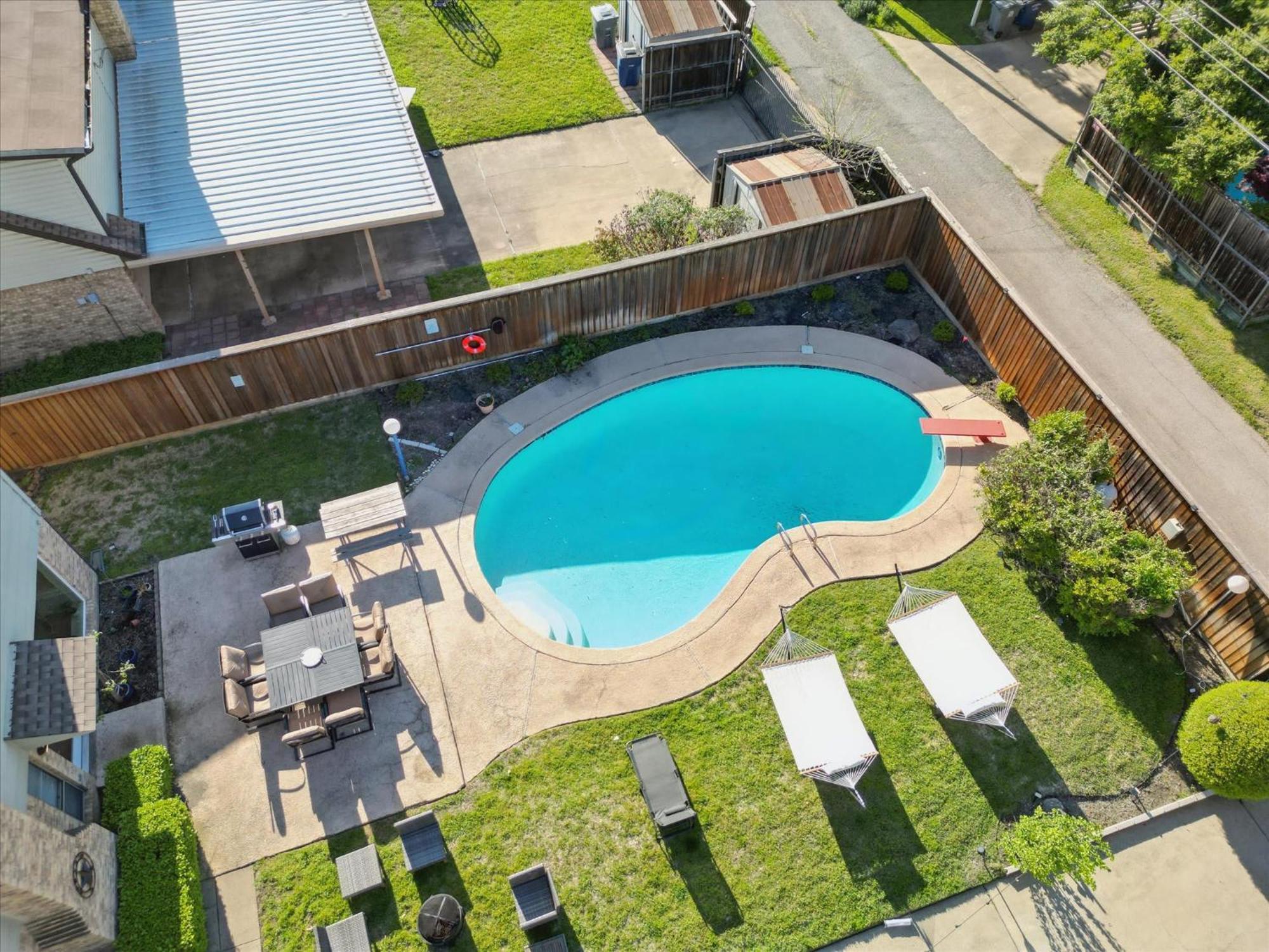 Spectacular 6br 2,5ba With Pool * Dallas